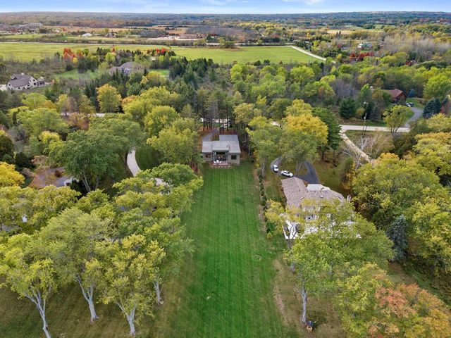 13480 N Lakewood DRIVE, Mequon, WI 53097