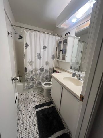 2230 Midland Grove Road 305, Roseville, MN 55113
