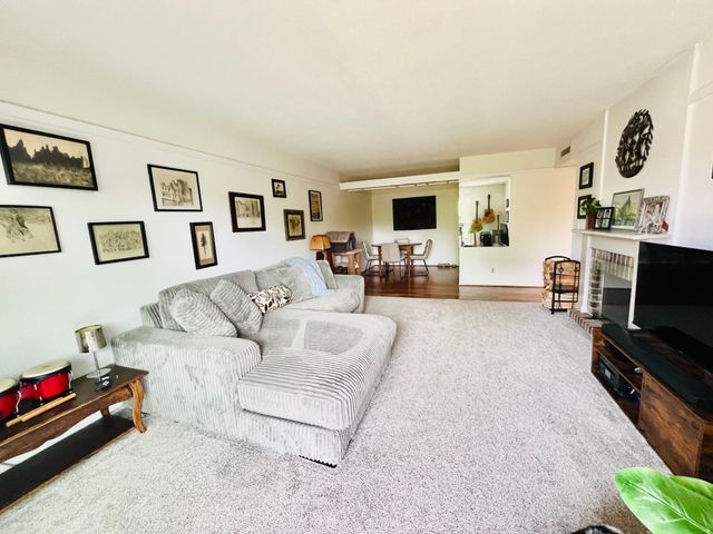 2230 Midland Grove Road 305, Roseville, MN 55113