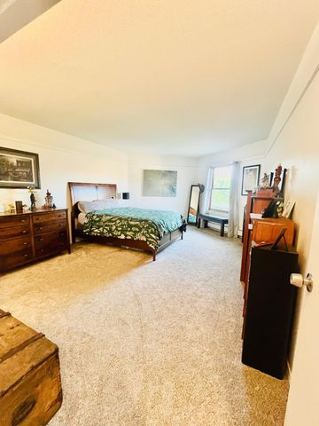 2230 Midland Grove Road 305, Roseville, MN 55113