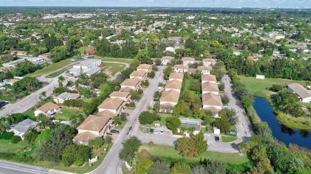 4661 VILLAS SANTORINI Drive, Lake Worth, FL 33461