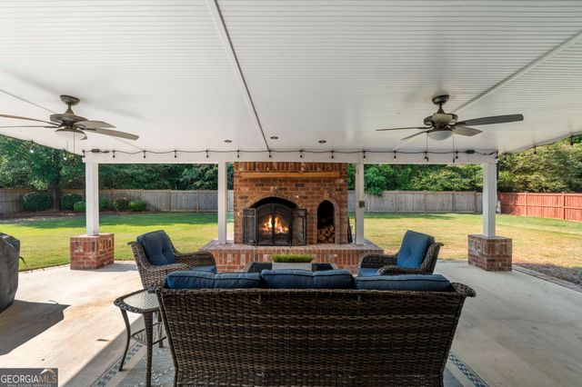 106 Vinings Place Drive, Warner Robins, GA 31088