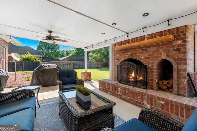 106 Vinings Place Drive, Warner Robins, GA 31088