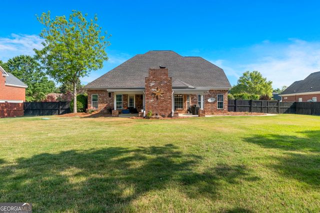 106 Vinings Place Drive, Warner Robins, GA 31088