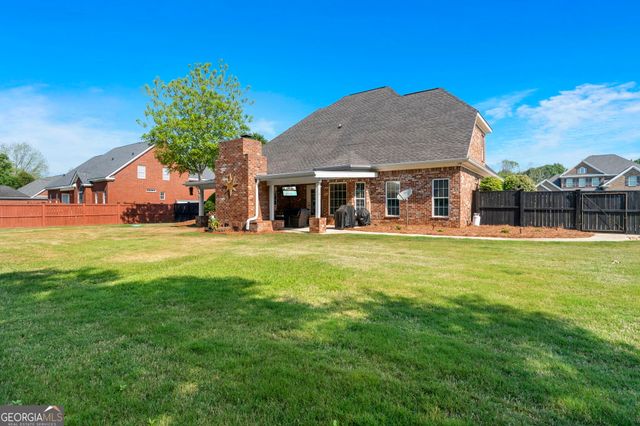 106 Vinings Place Drive, Warner Robins, GA 31088