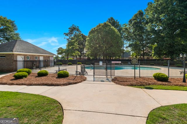 106 Vinings Place Drive, Warner Robins, GA 31088
