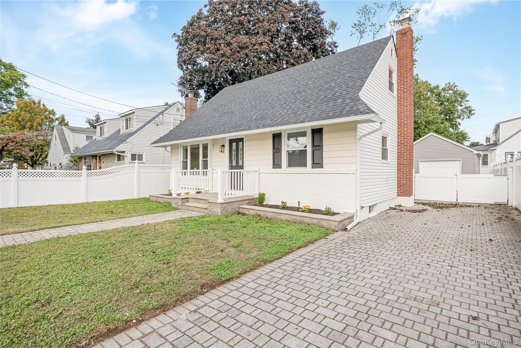 200 Raff Avenue, Elmont, NY 11003 — photo 2