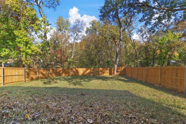 223 W Walker Street, Denison, TX 75020