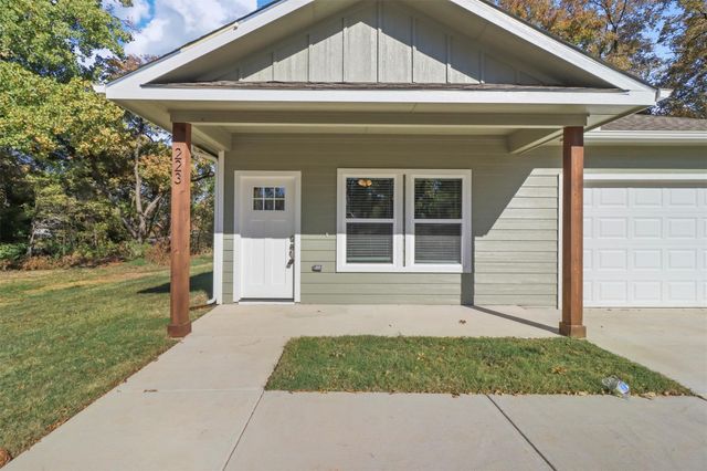 223 W Walker Street, Denison, TX 75020