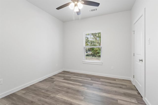 223 W Walker Street, Denison, TX 75020
