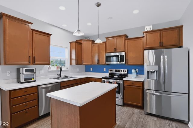 944 Rushmore Drive, Pittsboro, IN 46167