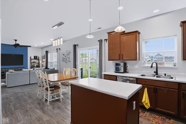 944 Rushmore Drive, Pittsboro, IN 46167
