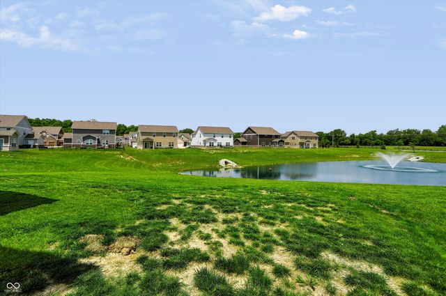 944 Rushmore Drive, Pittsboro, IN 46167