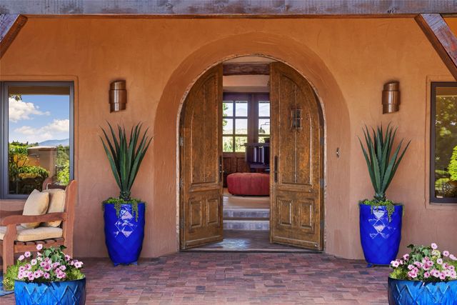 17 Vuelta Rosal, Santa Fe, NM 87506
