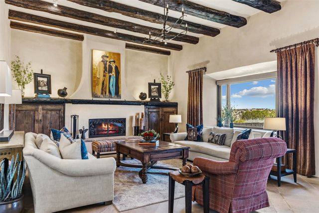 17 Vuelta Rosal, Santa Fe, NM 87506