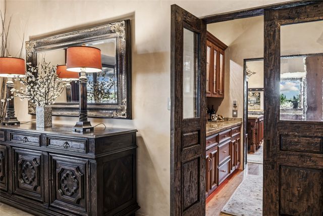17 Vuelta Rosal, Santa Fe, NM 87506