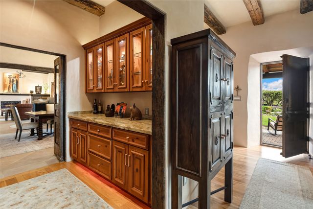 17 Vuelta Rosal, Santa Fe, NM 87506