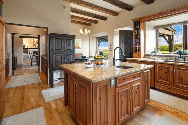17 Vuelta Rosal, Santa Fe, NM 87506