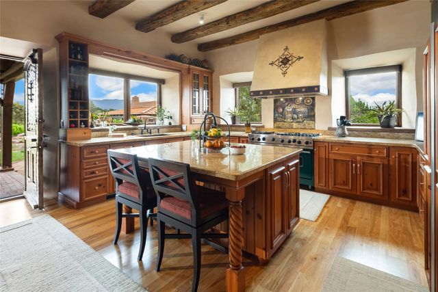 17 Vuelta Rosal, Santa Fe, NM 87506
