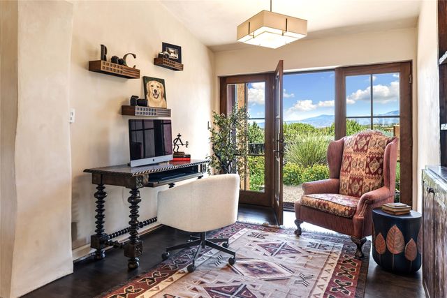17 Vuelta Rosal, Santa Fe, NM 87506