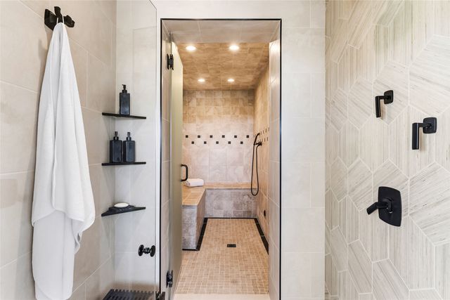 17 Vuelta Rosal, Santa Fe, NM 87506