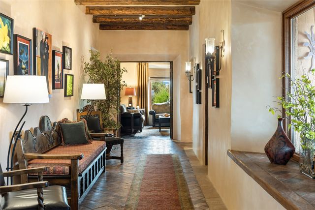 17 Vuelta Rosal, Santa Fe, NM 87506