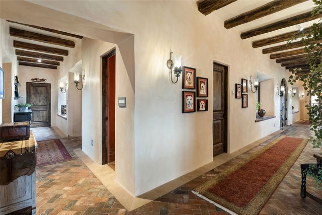 17 Vuelta Rosal, Santa Fe, NM 87506