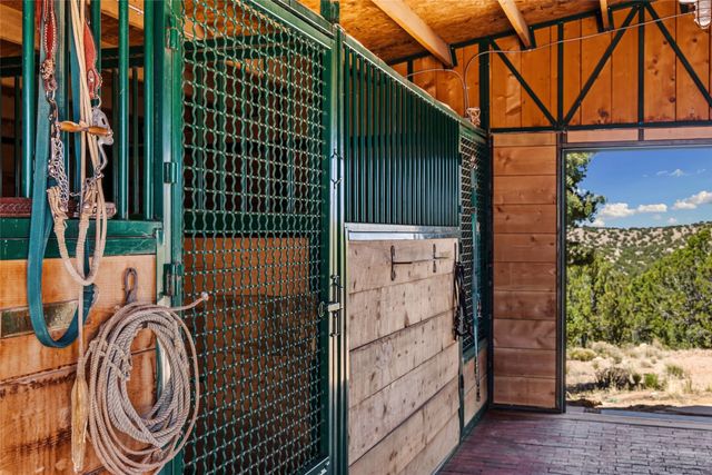 17 Vuelta Rosal, Santa Fe, NM 87506