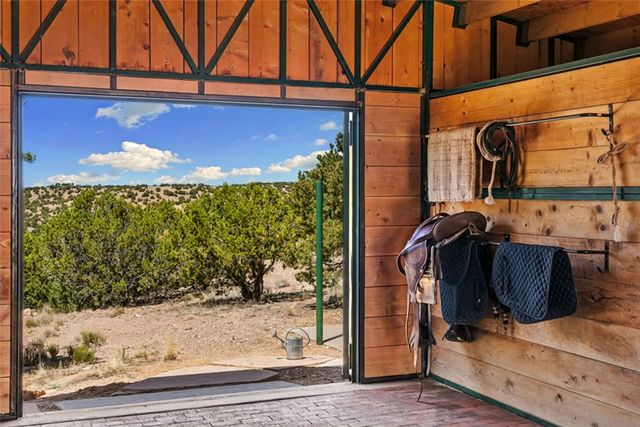 17 Vuelta Rosal, Santa Fe, NM 87506