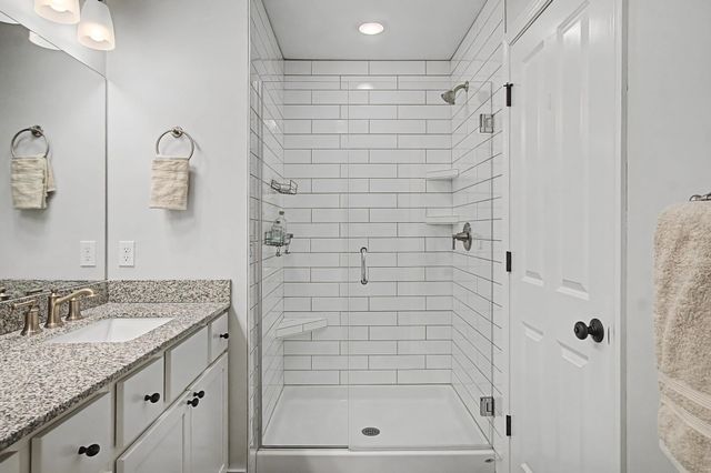 276 O'Brien Farm Road, South Burlington, VT 05403