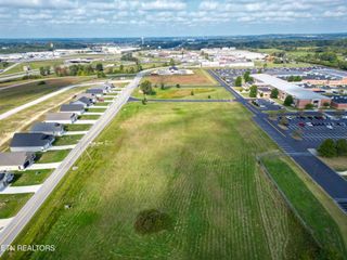 2 Cook Rd, Crossville, TN 38571