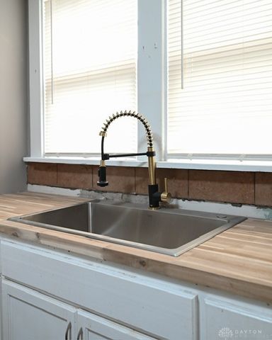 2324 Eastview 2322, Dayton, OH 45405