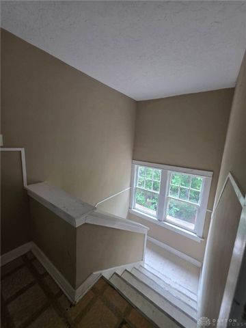 2324 Eastview 2322, Dayton, OH 45405