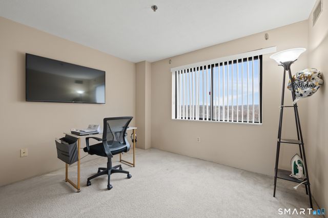 111 Dekoven Drive 703, Middletown, CT 06457