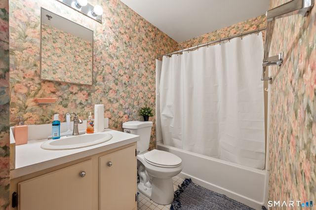 111 Dekoven Drive 703, Middletown, CT 06457