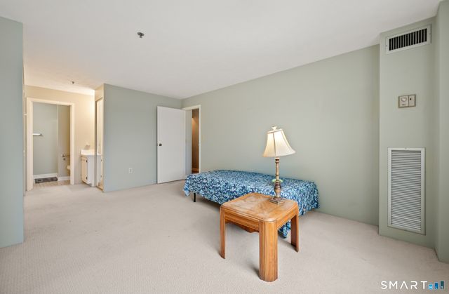 111 Dekoven Drive 703, Middletown, CT 06457