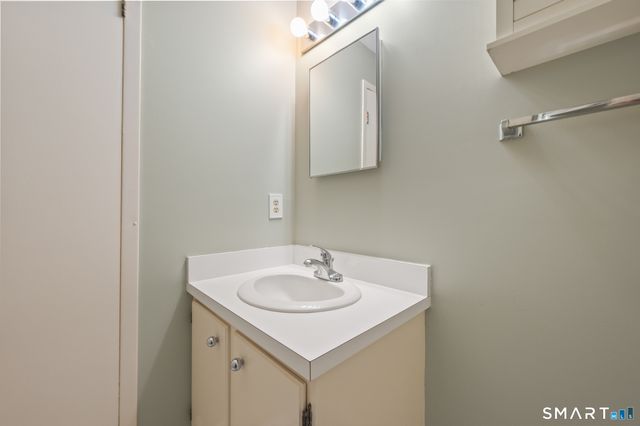 111 Dekoven Drive 703, Middletown, CT 06457