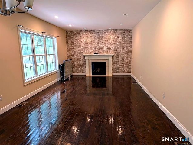 79 High Ledge Circle, Manchester, CT 06040