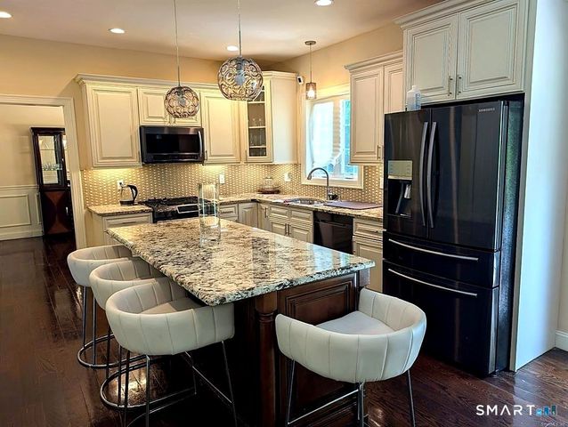 79 High Ledge Circle, Manchester, CT 06040