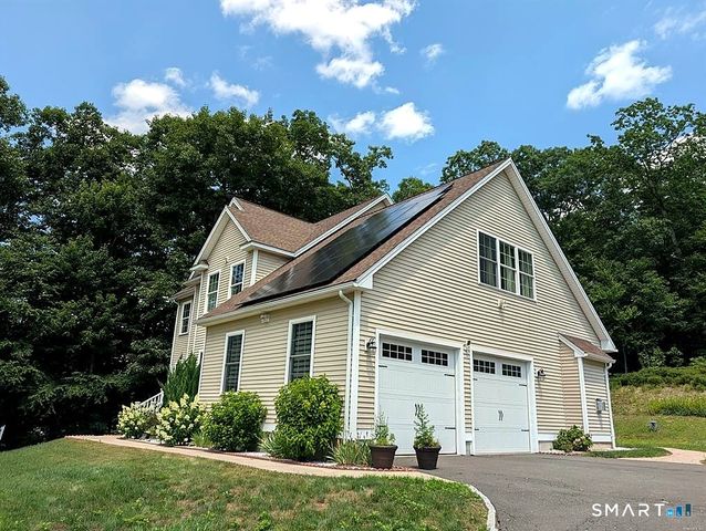 79 High Ledge Circle, Manchester, CT 06040