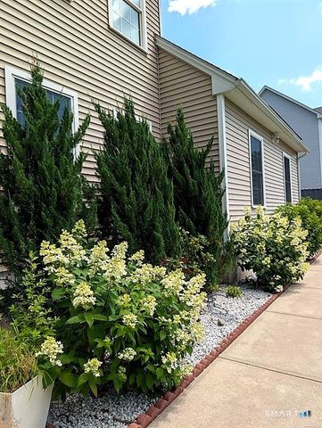 79 High Ledge Circle, Manchester, CT 06040
