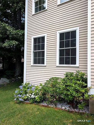 79 High Ledge Circle, Manchester, CT 06040