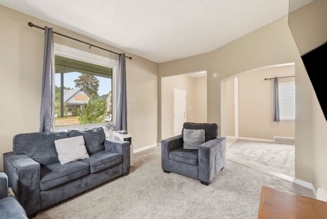 221 W Carlisle St, Spokane, WA 99205