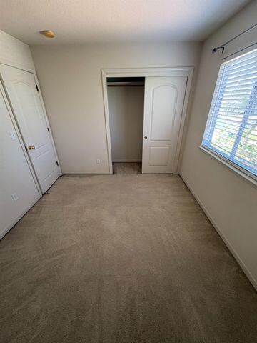 8002 N 5th Street, Fresno, CA 93720