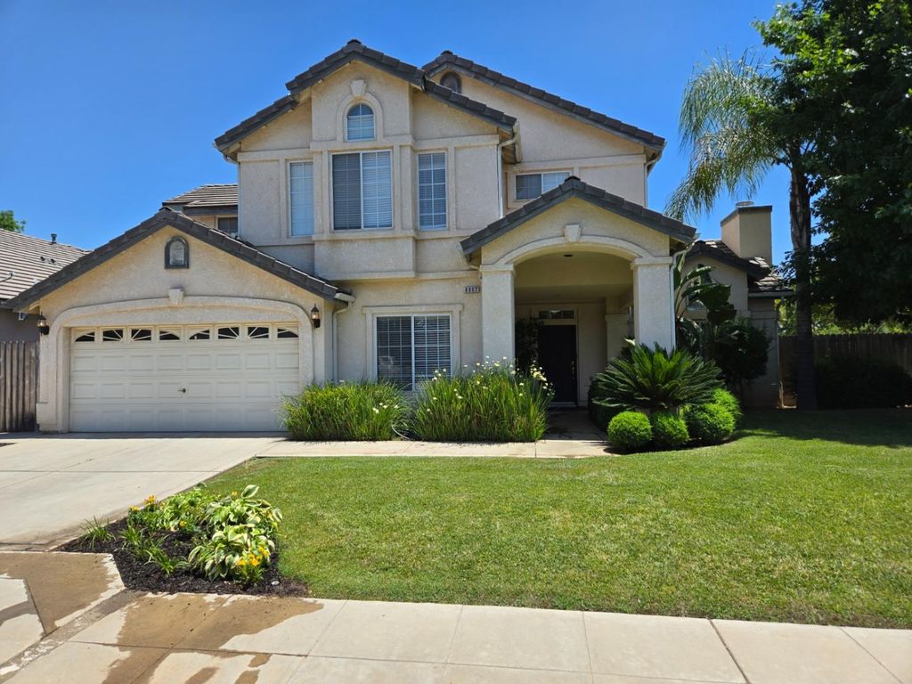 Image 1 of property listing at 8002 N 5th Street, Fresno, CA 93720