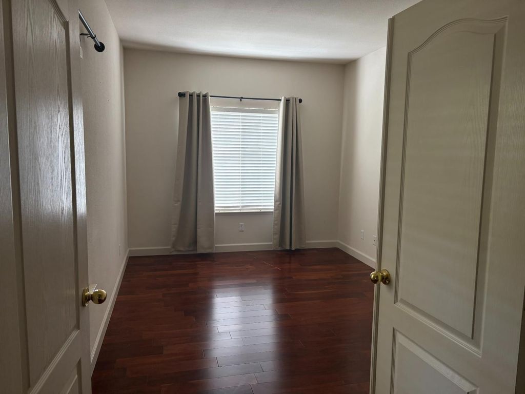 Image 11 of property listing at 8002 N 5th Street, Fresno, CA 93720