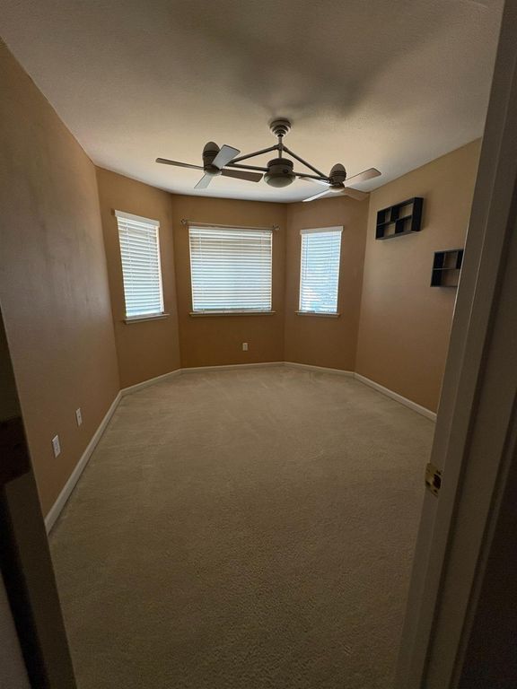 Image 28 of property listing at 8002 N 5th Street, Fresno, CA 93720