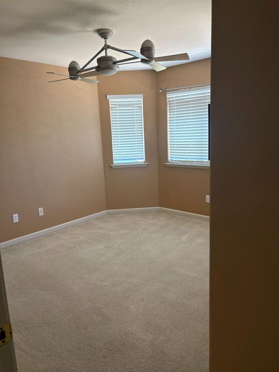 Image 30 of property listing at 8002 N 5th Street, Fresno, CA 93720