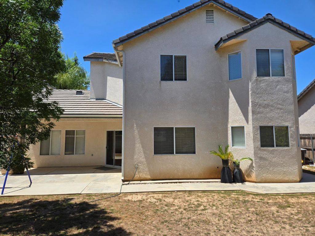 Image 35 of property listing at 8002 N 5th Street, Fresno, CA 93720