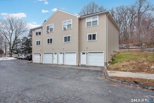 1235 East Street APT B, New Britain, CT 06053